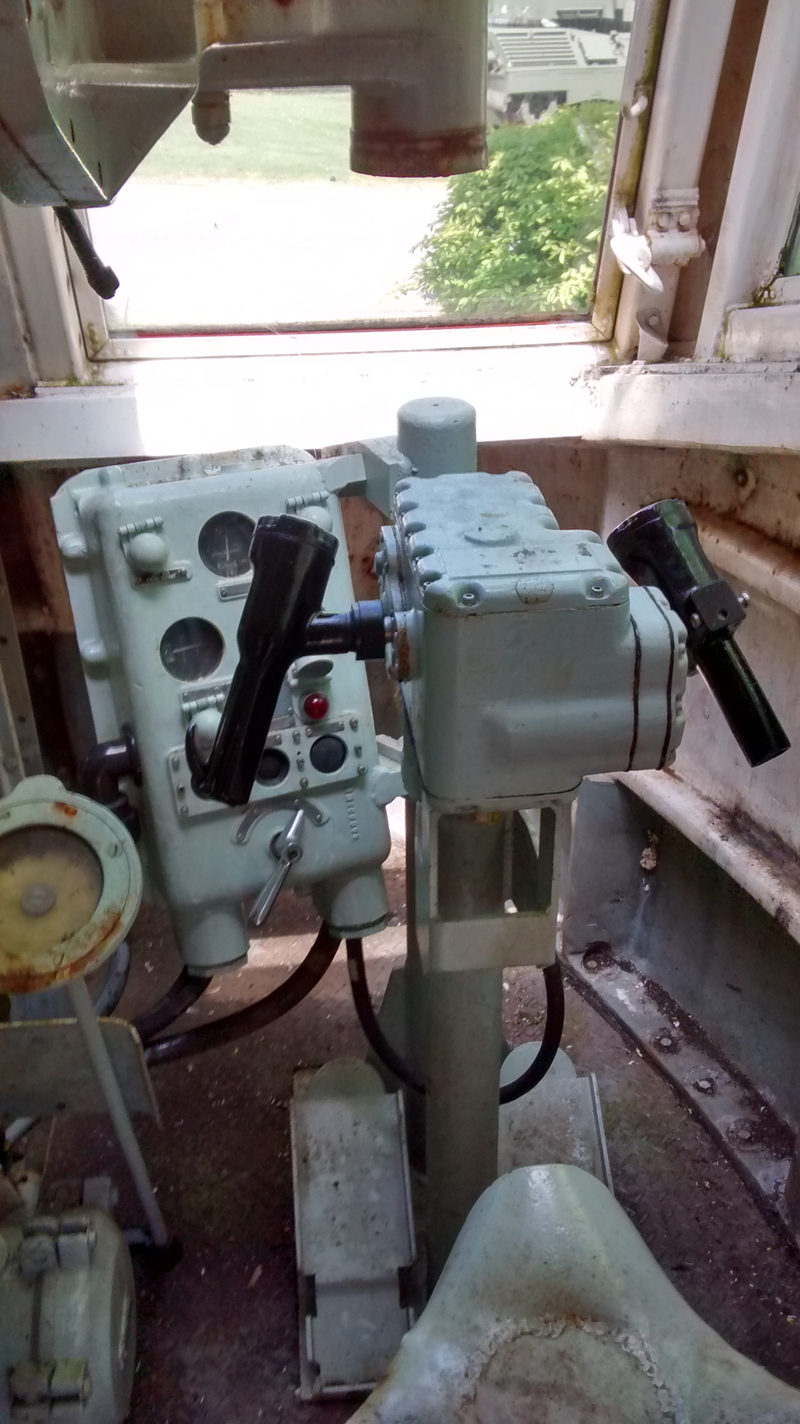 Turret controls.